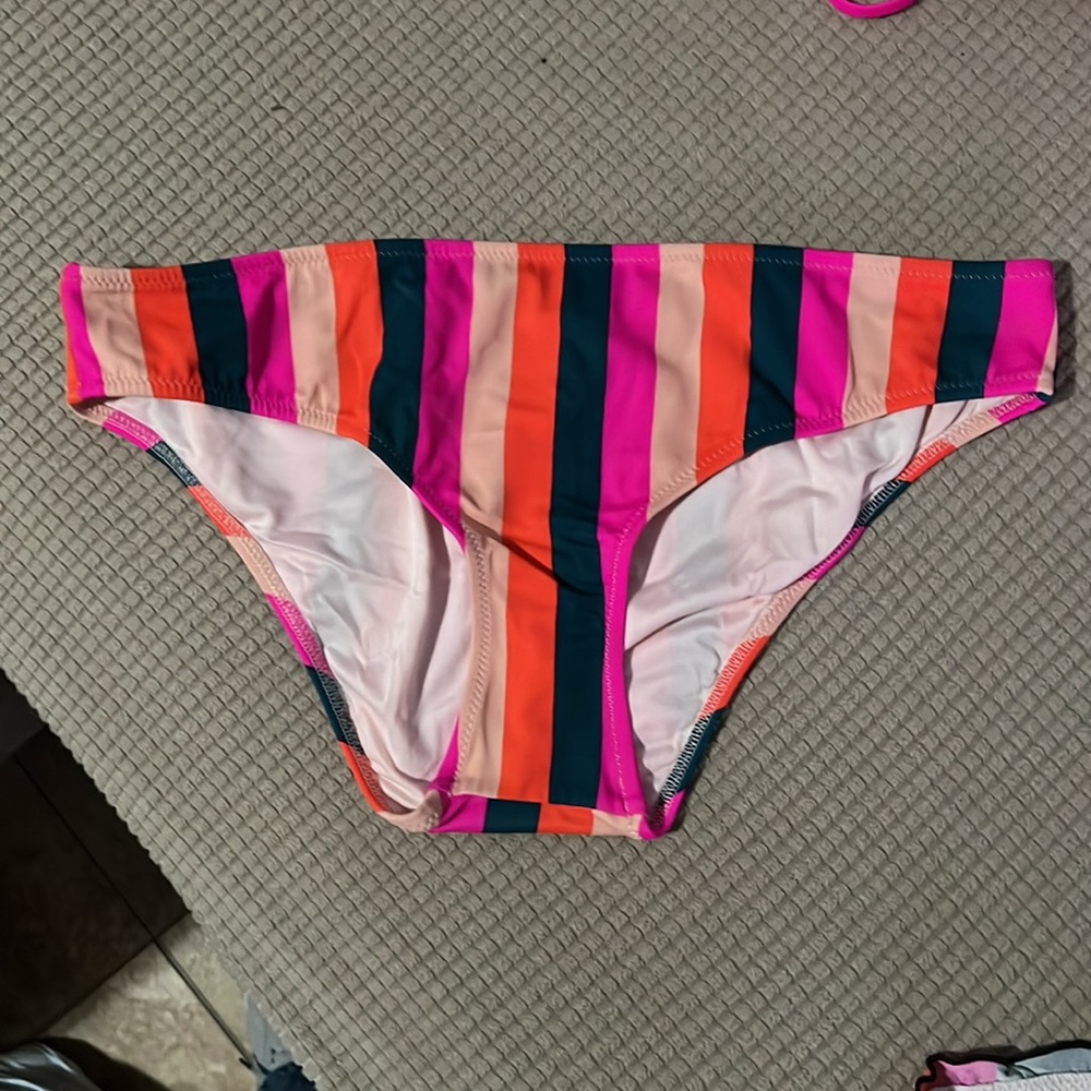 Shade & Shore 3 pieces swim bikini. Size S juniors - Picture 2 of 10